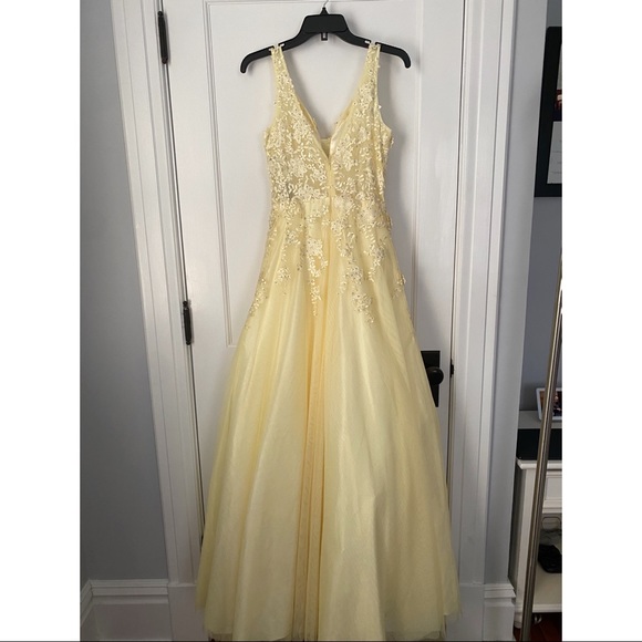 Yellow ballgown style prom dress - Picture 2 of 8